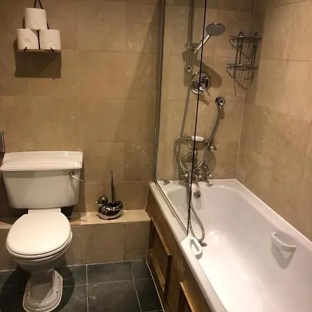 Oyo The Greyhound Inn Gerrards Cross Extérieur photo