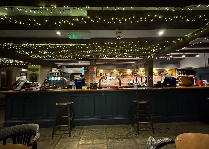 Oyo The Greyhound Inn