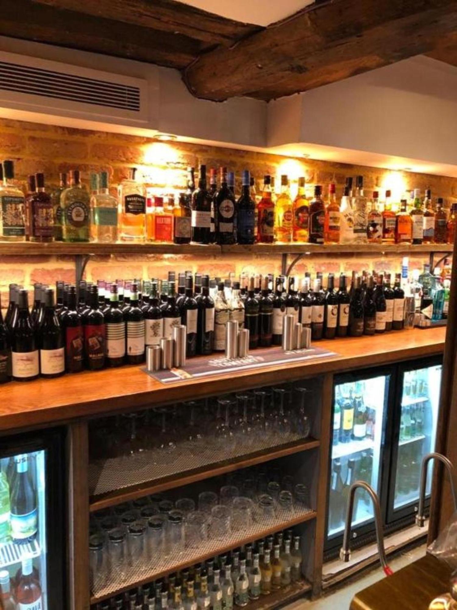 Hotel Oyo The Greyhound 3*