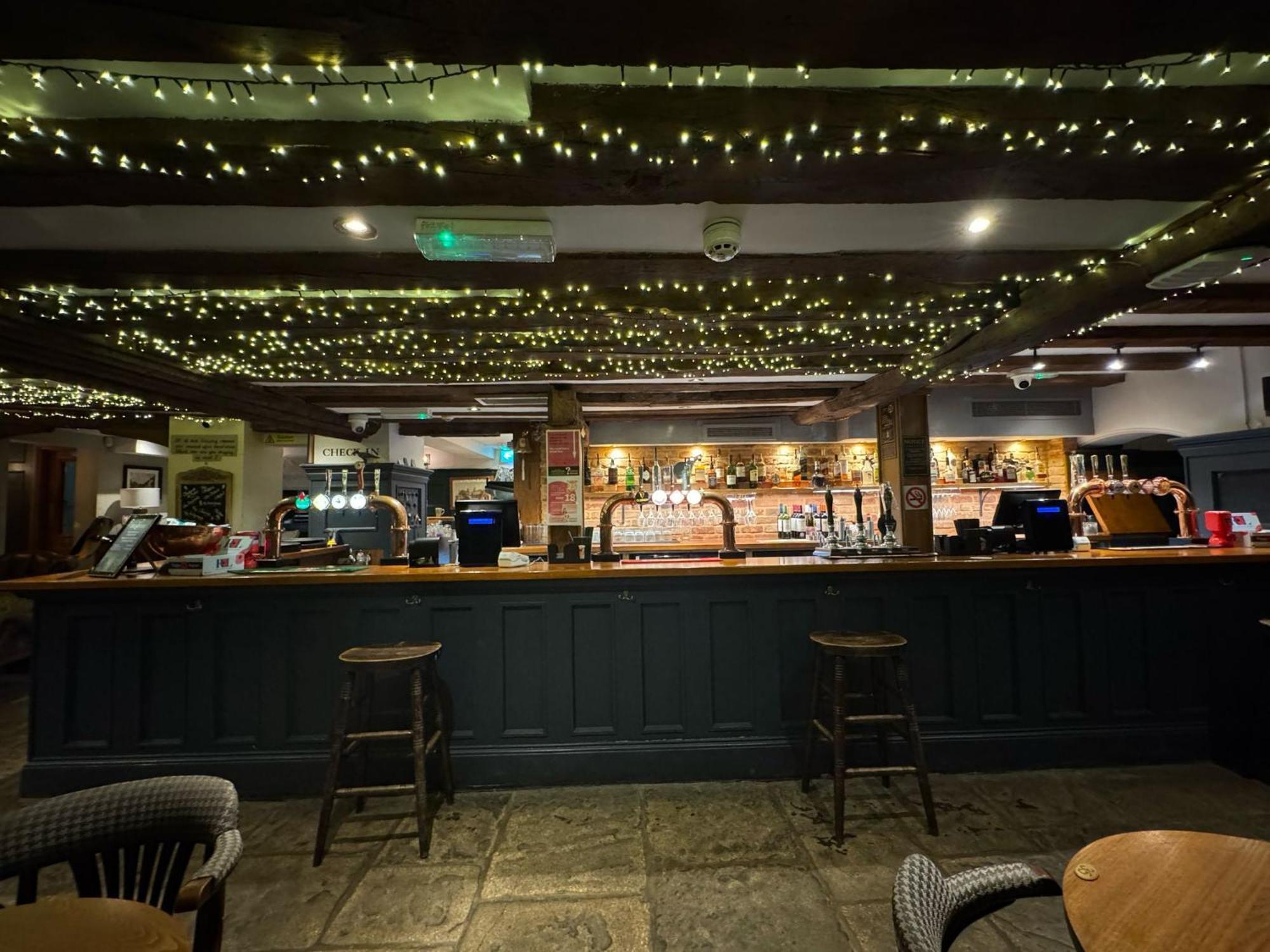 Hotel Oyo The Greyhound 3*